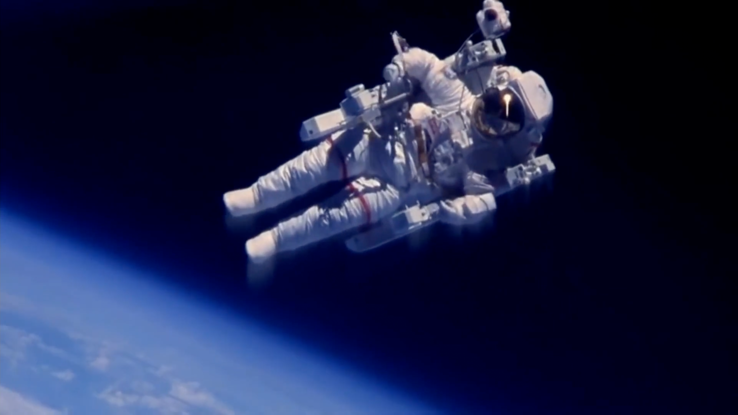 Monteur vidéo Montréal – films de marque et documentaires